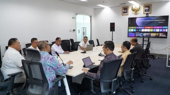 
Bupati Bengkulu Selatan Didampingi Kadis Perkim Lakukan Kunjungan Dengan Dirjen Perumahan Dan Pemukiman
