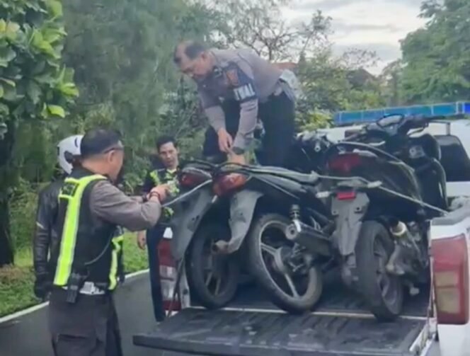 
Patroli Subuh Hari Pertama Puasa, Satlantas Polres Bitung Tindak Tegas Aksi Balap Liar