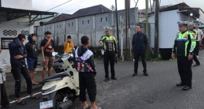 
Kapolres Irwanto didampingi Kasat Lantas Kotamobagu Turun Lansung Patroli Knalpot Brong