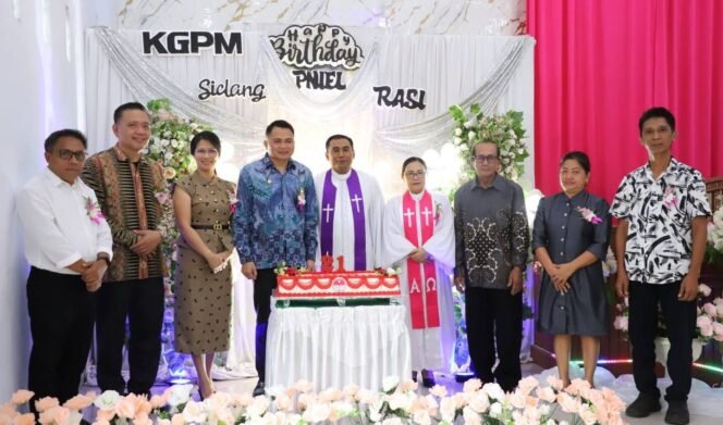
Bupati Mitra Ronald Kandoli Resmikan Gedung Gereja KGPM Sidang Pniel Rasi.