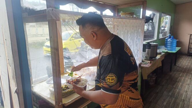 
Kisah Bripka Ramadhan Gobel Menjaga Integritas Lewat Rumah Makan Sederhana