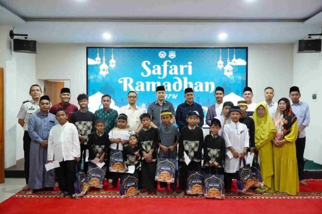 
Safari Ramadhan Imigrasi Bitung: Berbagi Kebahagiaan Bersama Anak Yatim