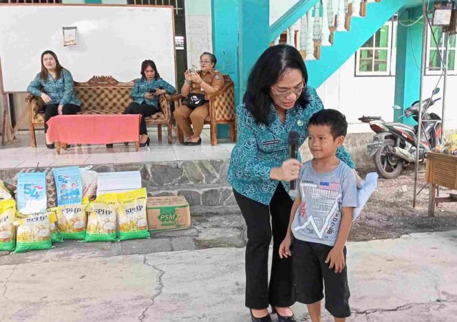 
Hari Bakti PKK Kota Bitung Berbagi Kasih di Panti Asuhan Al Muhtadien