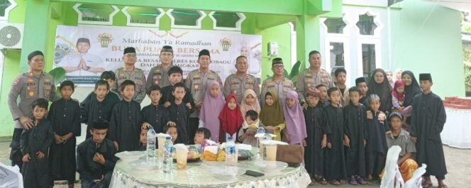 
Kapolres Irwanto Ajak Anak Yatim-piatu Buka Puasa Bersama di Masjid At Takwa Polres Kotamobagu