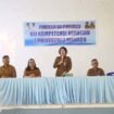 Foto -Kadis Dikda Sulut Dr Femmy Suluh M.Si ( tengah) dan Kabid SMK Vecky Pangkerego S.Pd.M.Pd ( kanan) dan Kepsek SMK Negeri 2 Manado Tineke Lesar S.Pd Dalam Pemukaan UKK