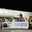 Foto : pelaksanaan pengisian avtur (refueling) perdana untuk penerbangan haji yang dilakukan pada dini hari, 22 April 2026