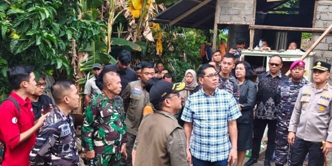 
‎Wali Kota Hengky Honandar Dampingi BNPB Tinjau Lokasi Gempa, Pastikan Penanganan Cepat