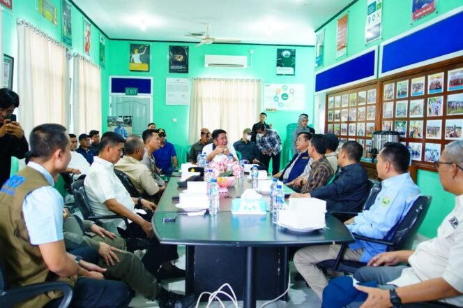 
Gubernur Sumsel Tinjau Lokasi Kebakaran Sumur Minyak di Keluang,Dorong Solusi Untuk Warga Terdampak