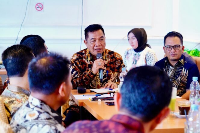 
Percepat Pembangunan Daerah,Bupati Toha Instruksikan Camat yang Aktif dan Solutif