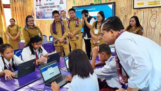 
Dirjen PAUD Dikdasmen Kunjungi SD Inpres Madidir Bitung