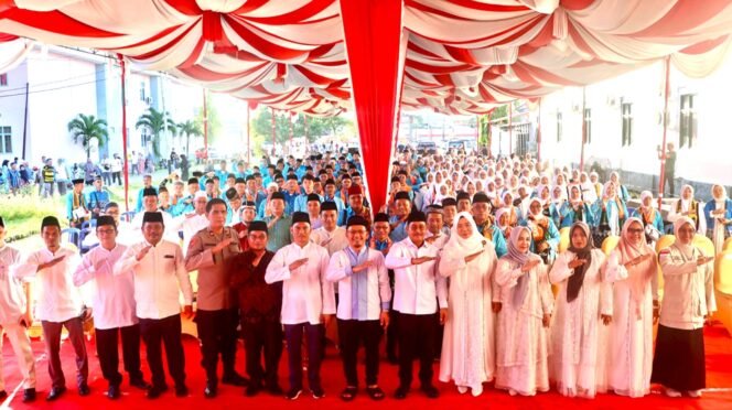 
Wabup Muba Abrur Rohman  Husen Secara Resmi Lepas 236 Jemaah Calon Haji Asal Kabupaten Muba