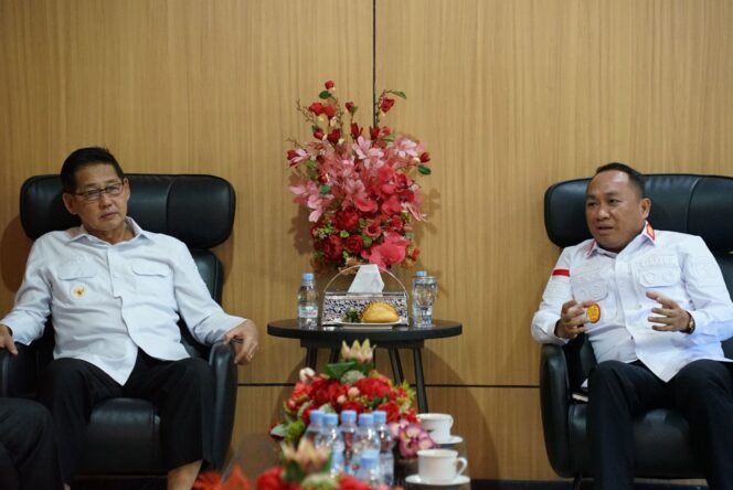 
Kanwil Kemenkum Sulut dan Pemkot Bitung Perkuat Sinergi Dorong IRH, Layanan Kewarganegaraan, dan Sentra KI