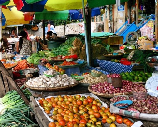 
Disdagkop Kotamobagu Rilis Daftar Harga Bahan Pokok di Pasaran