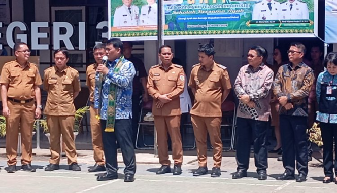 
Weny Gaib dan Rendy Mangkat Dampingi Kunjungan Gubernur Sulut di SMA Nengeri 3 Kotamobagu