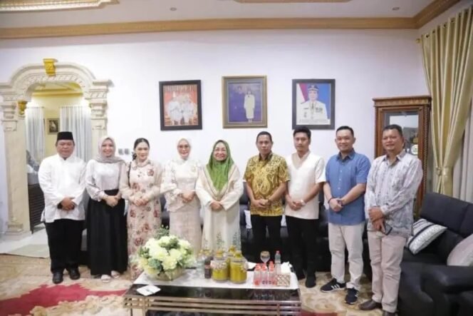 
Wali Kota dan Wawali Kotamobagu Gelar Open Hous Hari Raya Idul Fitri 1447 Hijriah