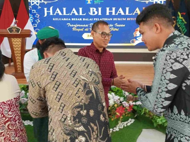 
Halal Bihalal Bapelkum Bitung Penuh Makna di Tengah Situasi Gempa, Sudarsono Ajak Perkuat Kebersamaan