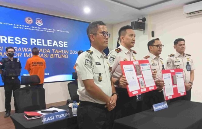 
Imigrasi Bitung Amankan Dua WNA dalam Operasi Wirawaspada