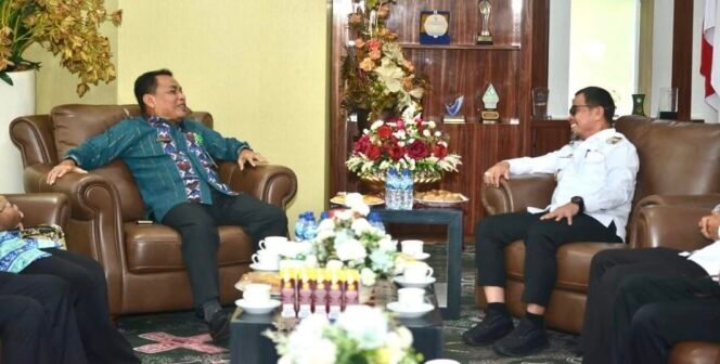 
Lokasi Pembangunan Kantor PN Bolmong Utara Ditinjau Langsung Ketua PT Manado