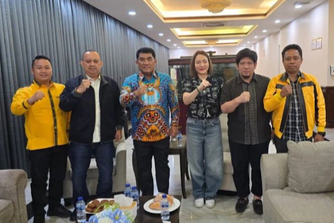 
MEP Laporkan Hasil Musda Golkar Sulut ke Gubernur