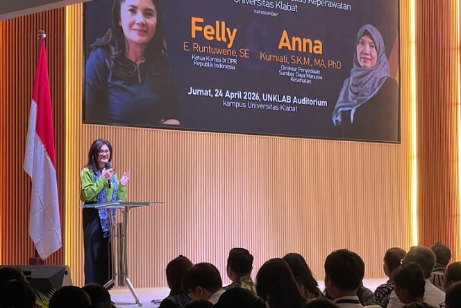 
Felly Estelita Runtuwene Jadi Pembicara di Kuliah Umum Universitas Klabat