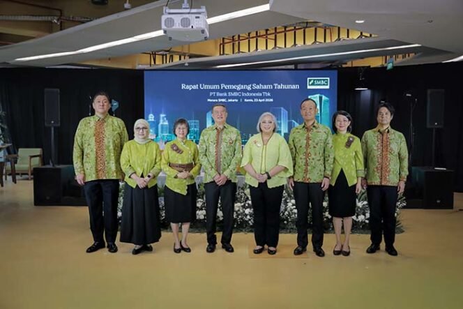 
Caption : Direktur Utama PT Bank SMBC Indonesia Tbk. Henoch Munandar (empat dari kiri)
bersama dengan jajaran Direksi di Rapat Umum Pemegang Saham Tahunan (RUPST)
SMBC Indonesia tahun buku 2025 di Jakarta, Kamis (23/4/2026).