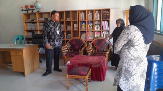 
Kadis Supriadi Goma Meninjau Langsung Program MBG & Perangkat Digitalisasi