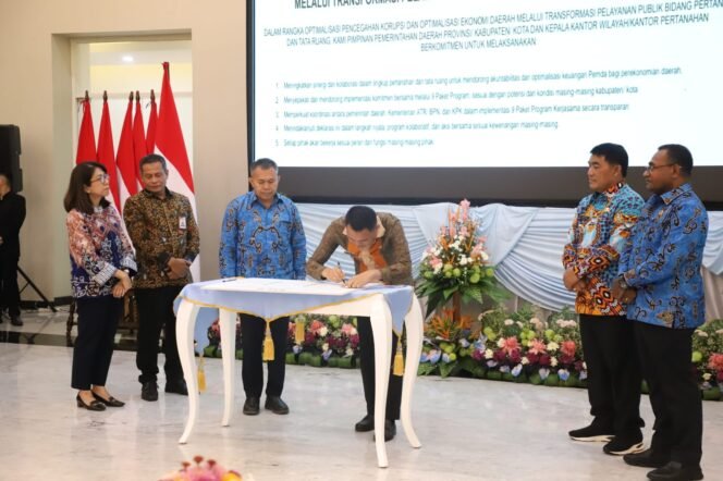 
Tingkatkan Pelayanan Publik Serta Pengelolaan BMD, Bupati Ronal Kandoli Hadiri Rakor Optimalisasi Bersama KPK RI