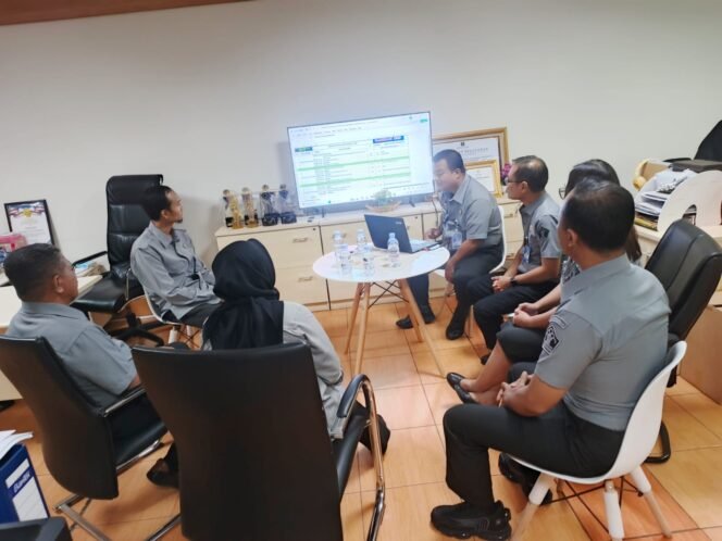 
‎Persiapan Pelatihan Teknis Penulisan Opini, Berita, dan Press Release Kabapelkum Bitung Koordinasi Ke Biro Hukerma ‎