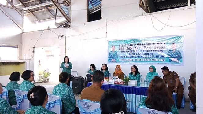 
Ellen Honandar Sondakh Ajak Warga Bitung Ubah Sampah Rumah Tangga Jadi Kompos