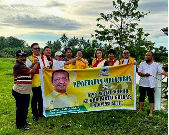 
Momen Hari Raya Idul Adha 1447 Hijriah, MEP dan Partai Golkar Serahkan Kurban Bagi Masyarakat Watutumou