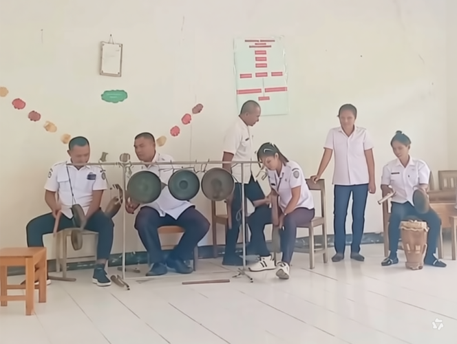 
Vebyan Sofiana Nappoe, S.Pd: Jadikan Tempat Bekerja Sebagai Rumah Kedua, Tempat Belajar Tanpa Henti