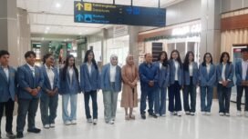 Mahasiswa Unsrat penerima beasiswa dari LPS dan para pendamping..(1st)