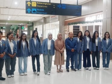 Mahasiswa Unsrat penerima beasiswa dari LPS dan para pendamping..(1st) 