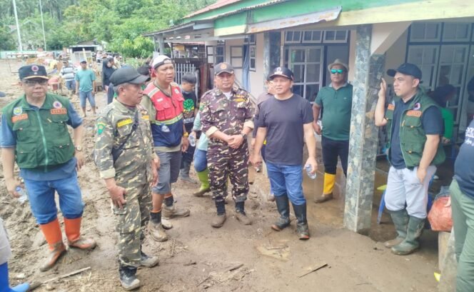 
Ketua PW GP Ansor Hamri Mokoagow Turun Langsung Bantu Korban Banjir Solimandungan