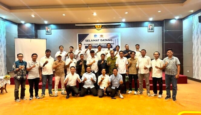 
PWI Konsel Sukses Gelar UKW, 16 Peserta Dinyatakan Lulus Dan Kompeten