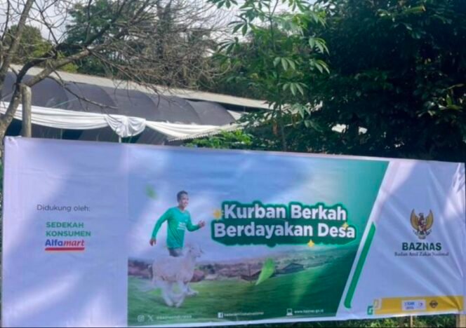 
BAZNAS Salurkan Sedekah Pelanggan Alfamart, Hadirkan Kebahagiaan Idul Adha