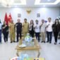 Gubernur Sulut bersama calon pengurus PWI Sulut.