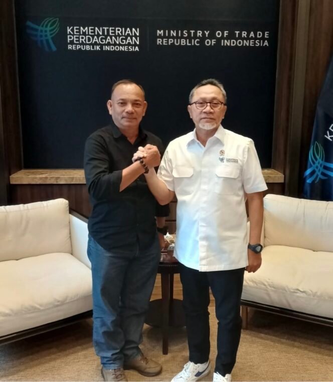
Ketua Umum PAN Zulkifli Hasan Menunjuk Teddy Pontoh Pimpin PAN Bolmong Utara 2025-2030
