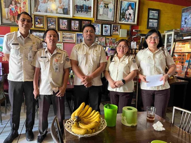 
Optimalkan PAD Bapenda Bitung Uji Petik Rumah Makan dan Restoran 