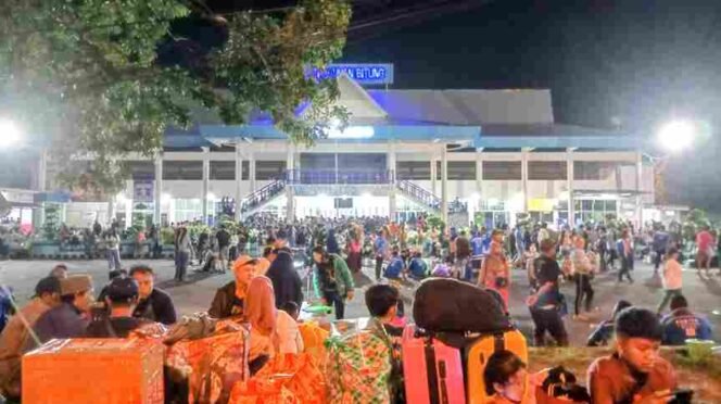 
Libur Panjang, Arus Penumpang di Pelabuhan Bitung Meningkat