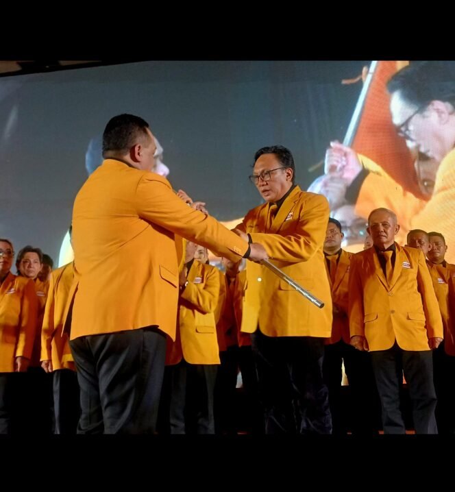 
Sekjen DPP Hanura Lantik Apriano Ade Saerang Sebagai Ketua DPD Hanura Sulut
