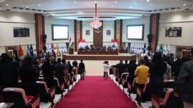 Foto : Paripurna DPRD Sulut, Tentang Penyampaian Ranperda Penyelenggaraan Perizinan Berisaha di Daerah Sekaligus Pemandangan Umum Fraksi Fraksi Terhadap Ranperda Tersebut Serta Tanggapan Atau Jawaban Gubernur Terhadap Pemamdangan Umum Fraksi Fraksi