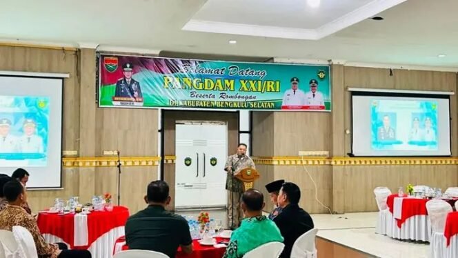 
Bupati Bengkulu Selatan Ramah Tamah Bersama Pangdam XXI/Radin Inten Kodim 0408/BS Dan Forkompimda