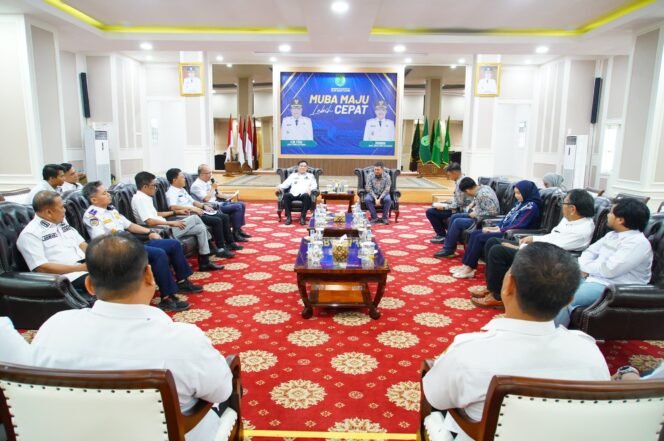 
Bupati Toha Terima Sertifikat Desain Jembatan P6 Lalan,Minta Pembangunan Dipercepat