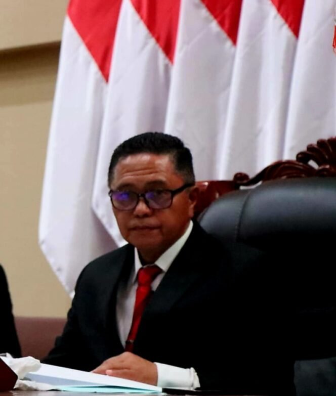 
Sekwan Nicklas Silangen, Ciptakan Pola Kerja Bersih Lingkungan di Sekertariat DPRD Sulut
