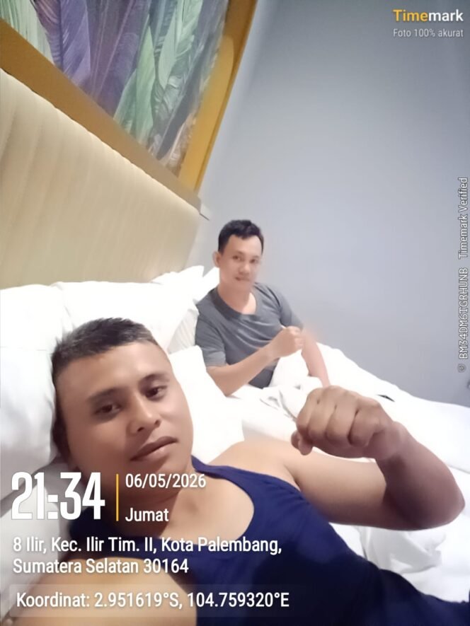 
Ketua DPC PSI Kecamatan Sekayu Beristirahat Di Hotel Maxone Usai Ikuti Rakorwil PSI Sumsel
