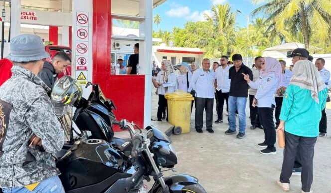 
Antrean BBM Terpanjang Tahun ini Di SPBU Boroko