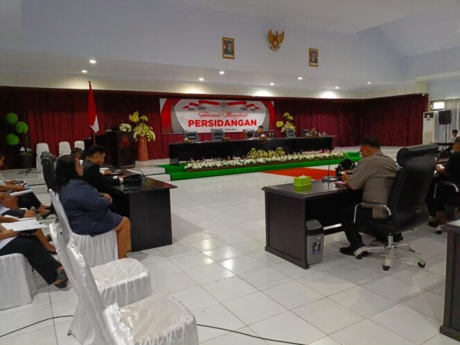 
Bahas Hunian Korban Banjir dan Keluhan Guru Eks Pulau Ruang, DPRD Sitaro Gelar RDP dengan BPBD dan Dinas Pendidikan