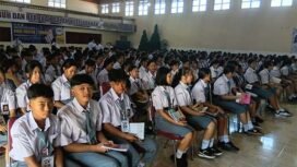 Foto - Suasana Ratusan murid ikut  MPLS di SMA Swasta  Kristen II Tomohon