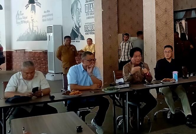 
Forward Sulut Ngopi Bareng Pimpinan dan Anggota DPRD Sulut